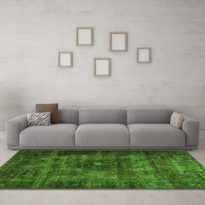Machine Washable Persian Green Traditional Area Rugs in a Living Room,, wshtr3223grn