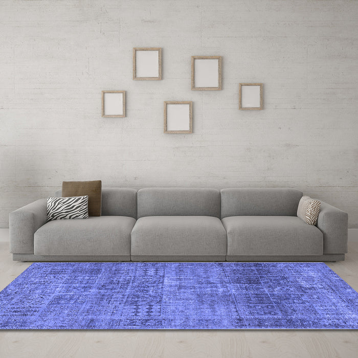 Machine Washable Persian Blue Traditional Rug in a Living Room, wshtr3224blu