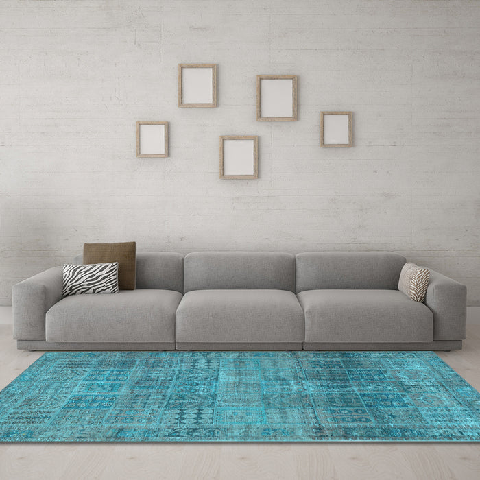 Machine Washable Persian Light Blue Traditional Rug in a Living Room, wshtr3224lblu
