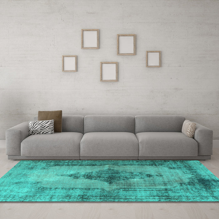 Machine Washable Persian Turquoise Traditional Area Rugs in a Living Room,, wshtr3225turq
