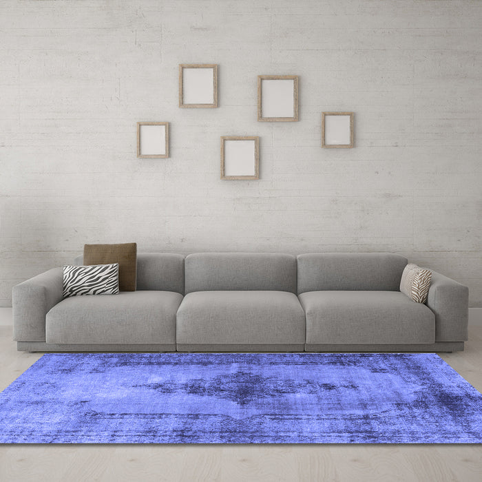 Machine Washable Persian Blue Traditional Rug in a Living Room, wshtr3225blu