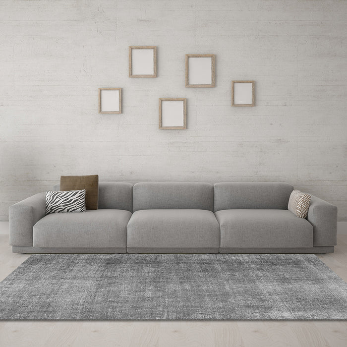 Machine Washable Persian Gray Traditional Rug in a Living Room,, wshtr3227gry