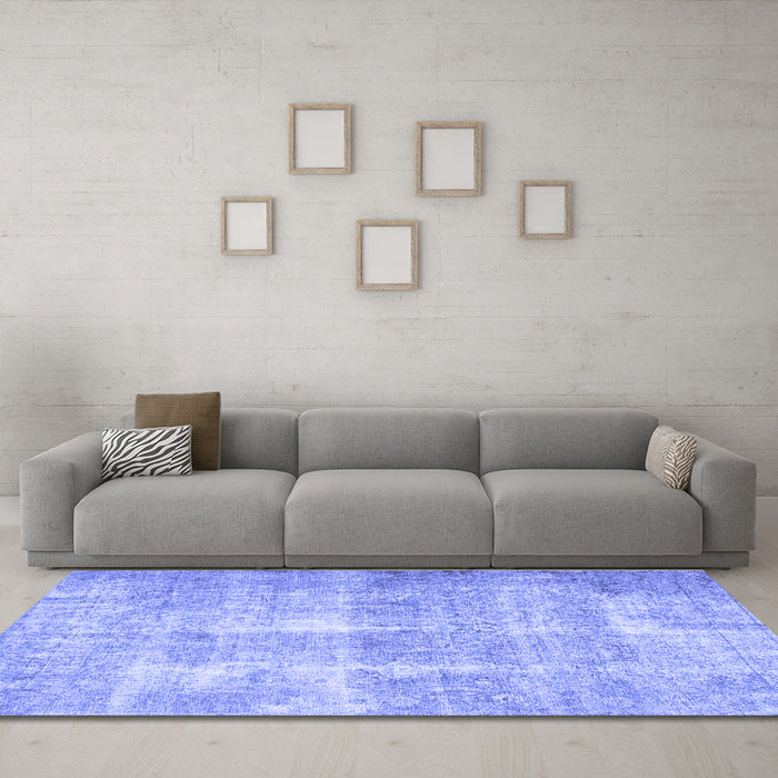 Machine Washable Persian Blue Traditional Rug in a Living Room, wshtr3228blu
