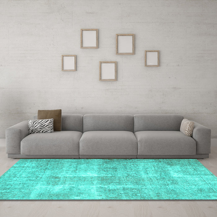 Machine Washable Persian Turquoise Traditional Area Rugs in a Living Room,, wshtr3228turq