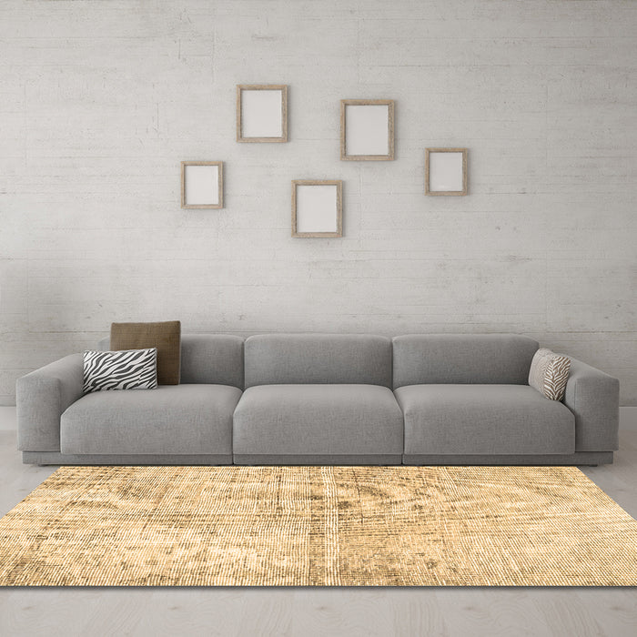 Machine Washable Persian Brown Traditional Rug in a Living Room,, wshtr3229brn