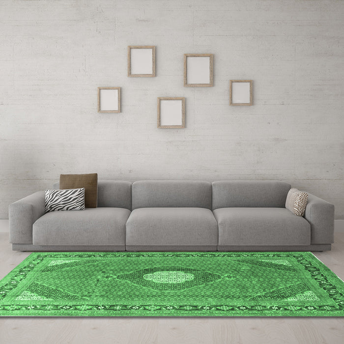 Machine Washable Medallion Emerald Green Traditional Area Rugs in a Living Room,, wshtr322emgrn