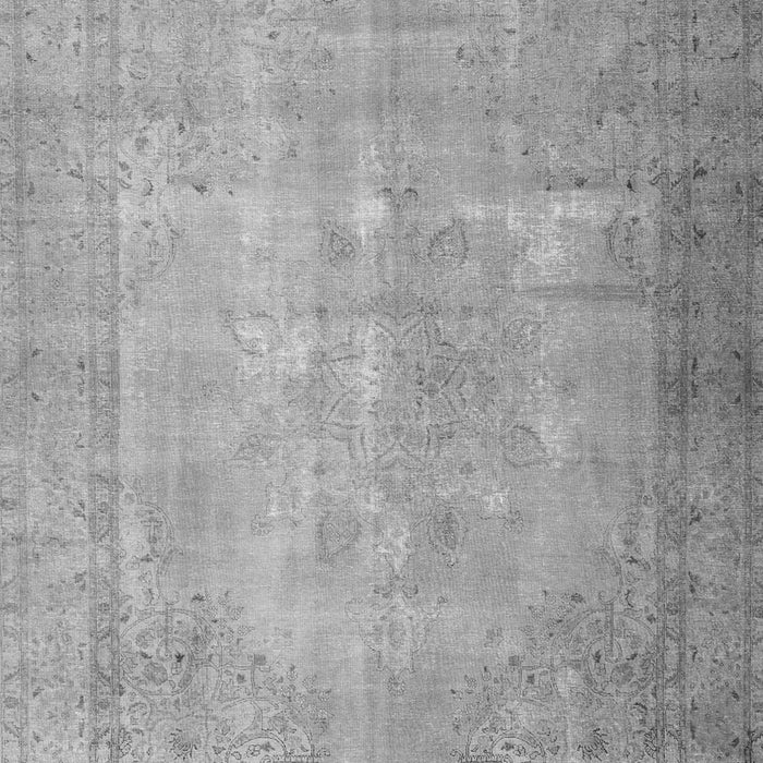 Serging Thickness of Machine Washable Persian Gray Traditional Rug, wshtr3231gry