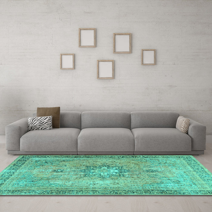 Machine Washable Persian Turquoise Traditional Area Rugs in a Living Room,, wshtr3232turq