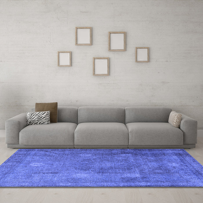 Machine Washable Persian Blue Traditional Rug in a Living Room, wshtr3233blu