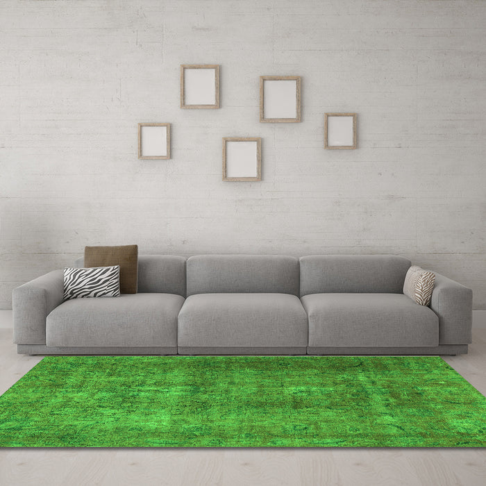 Machine Washable Persian Green Traditional Area Rugs in a Living Room,, wshtr3234grn