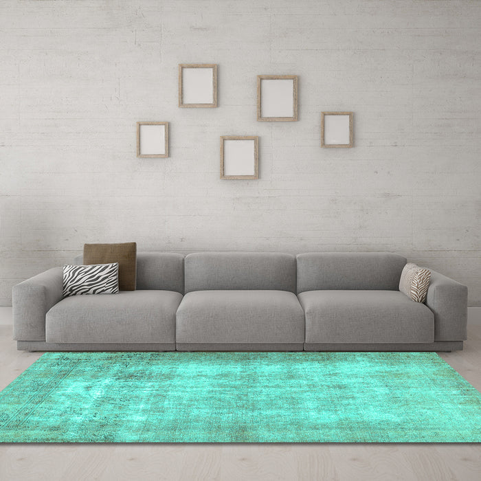 Machine Washable Persian Turquoise Traditional Area Rugs in a Living Room,, wshtr3235turq