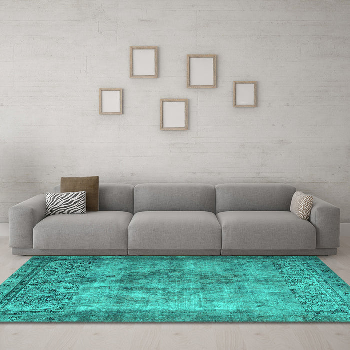 Machine Washable Persian Turquoise Traditional Area Rugs in a Living Room,, wshtr3236turq
