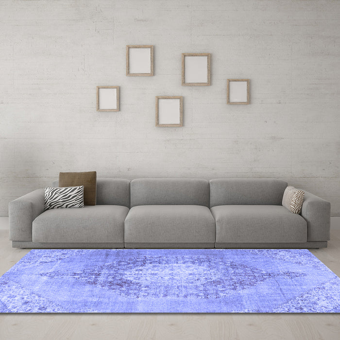 Machine Washable Persian Blue Traditional Rug in a Living Room, wshtr3237blu