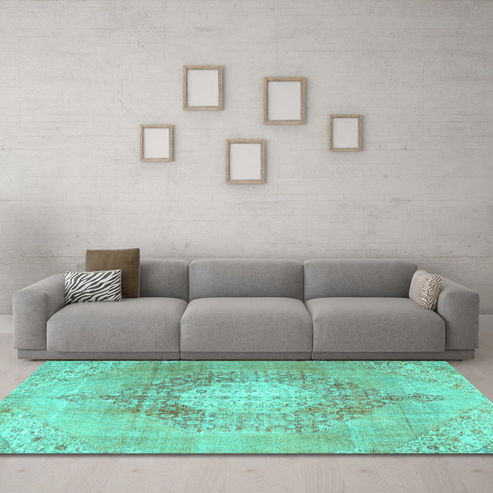 Machine Washable Persian Turquoise Traditional Area Rugs in a Living Room,, wshtr3237turq