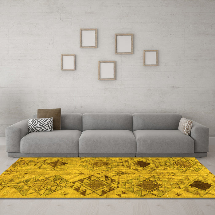 Machine Washable Persian Yellow Traditional Rug in a Living Room, wshtr3238yw