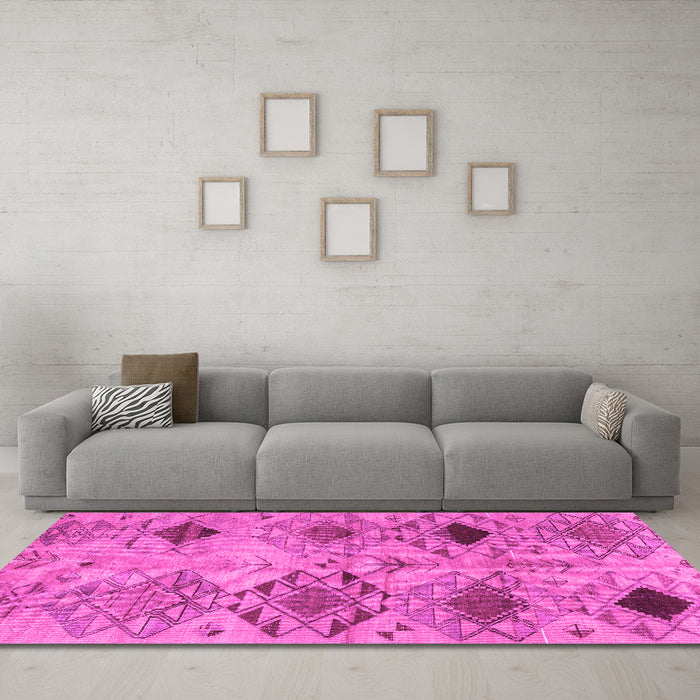 Machine Washable Persian Pink Traditional Rug in a Living Room, wshtr3238pnk