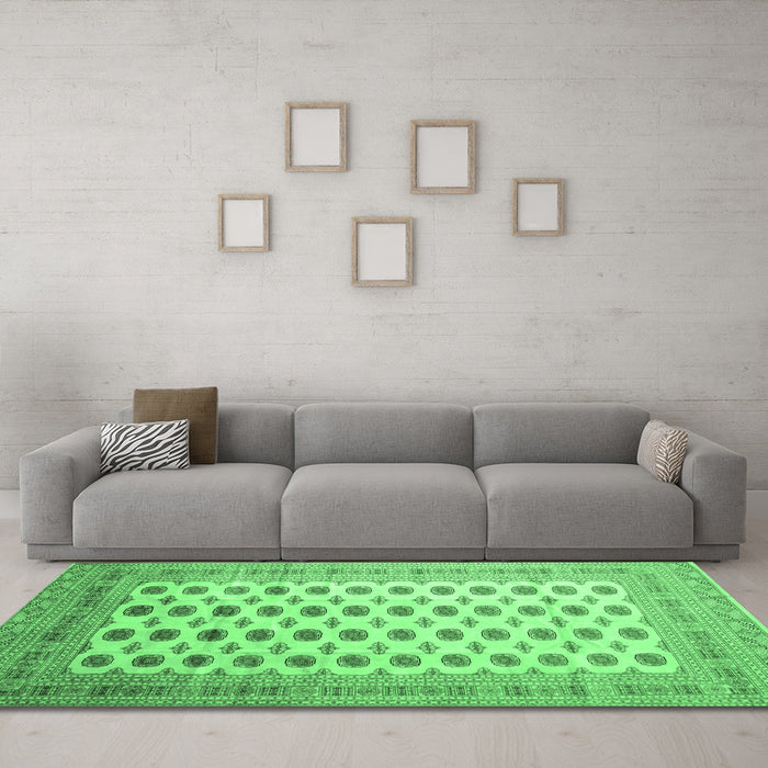 Machine Washable Southwestern Emerald Green Country Area Rugs in a Living Room,, wshtr323emgrn