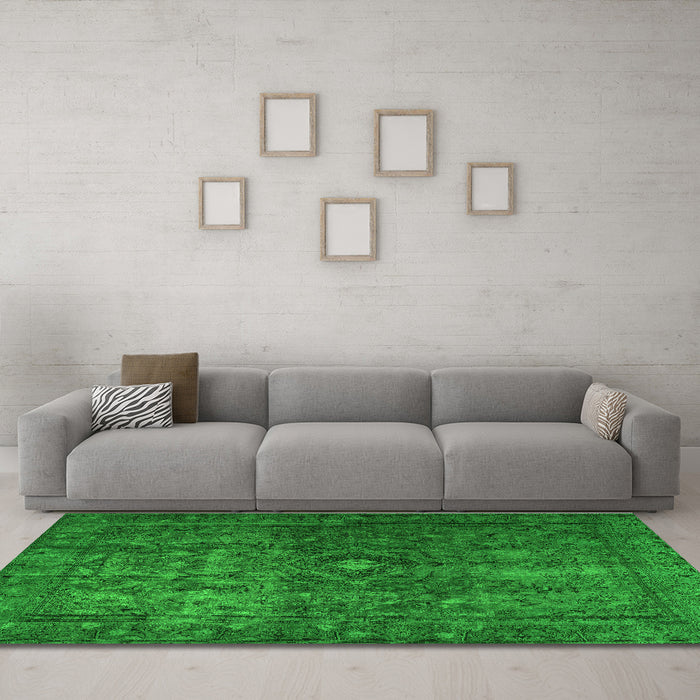 Machine Washable Persian Green Traditional Area Rugs in a Living Room,, wshtr3240grn