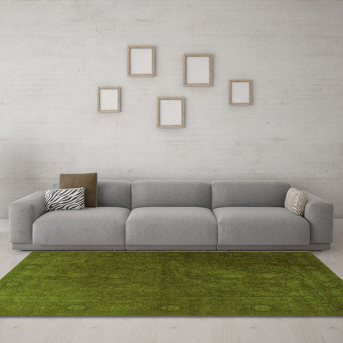 Machine Washable Persian Green Traditional Area Rugs in a Living Room,, wshtr3241grn