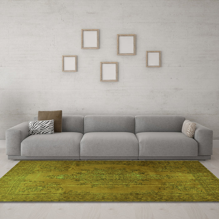 Machine Washable Persian Green Traditional Area Rugs in a Living Room,, wshtr3242grn