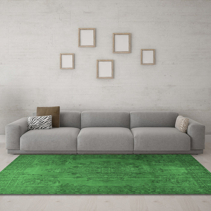 Machine Washable Persian Emerald Green Traditional Area Rugs in a Living Room,, wshtr3242emgrn