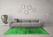 Machine Washable Persian Green Traditional Area Rugs in a Living Room,, wshtr3243grn
