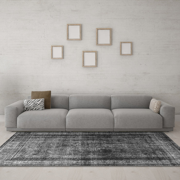 Machine Washable Persian Gray Traditional Rug in a Living Room,, wshtr3243gry