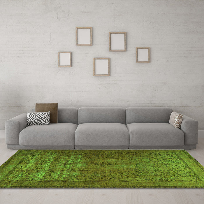 Machine Washable Persian Green Traditional Area Rugs in a Living Room,, wshtr3244grn