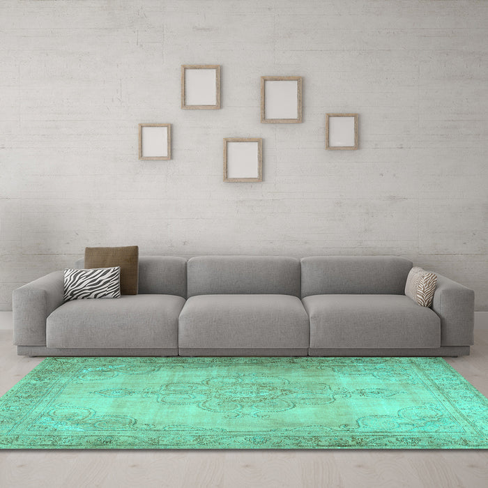 Machine Washable Persian Turquoise Traditional Area Rugs in a Living Room,, wshtr3246turq