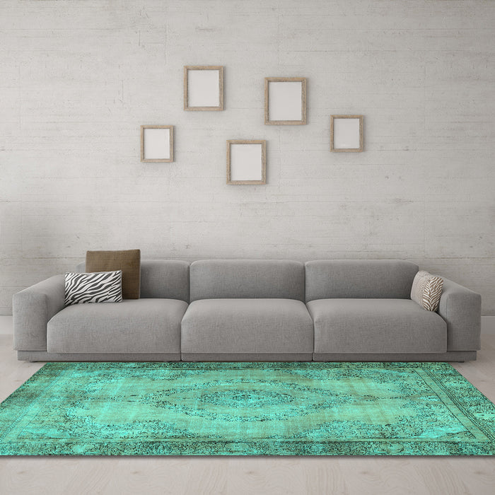 Machine Washable Persian Turquoise Traditional Area Rugs in a Living Room,, wshtr3248turq