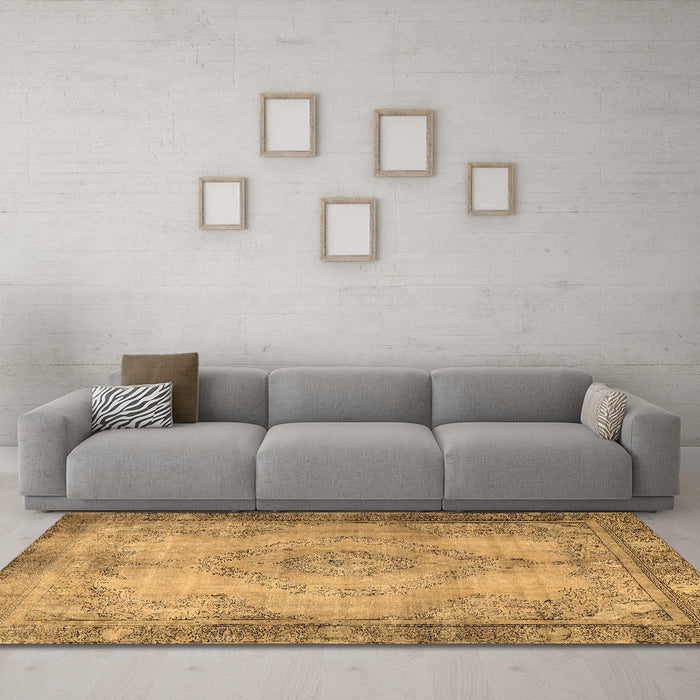 Machine Washable Persian Brown Traditional Rug in a Living Room,, wshtr3248brn