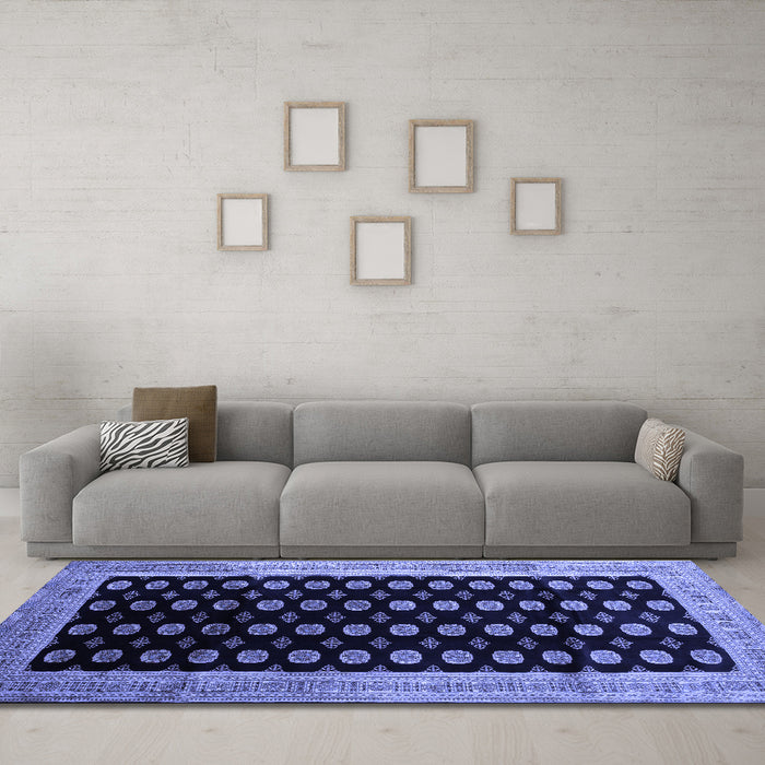 Machine Washable Persian Blue Traditional Rug in a Living Room, wshtr324blu