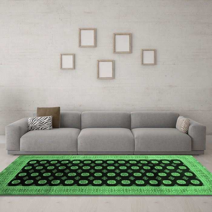 Machine Washable Persian Emerald Green Traditional Area Rugs in a Living Room,, wshtr324emgrn