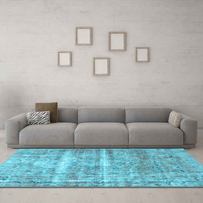 Machine Washable Persian Light Blue Traditional Rug in a Living Room, wshtr3250lblu