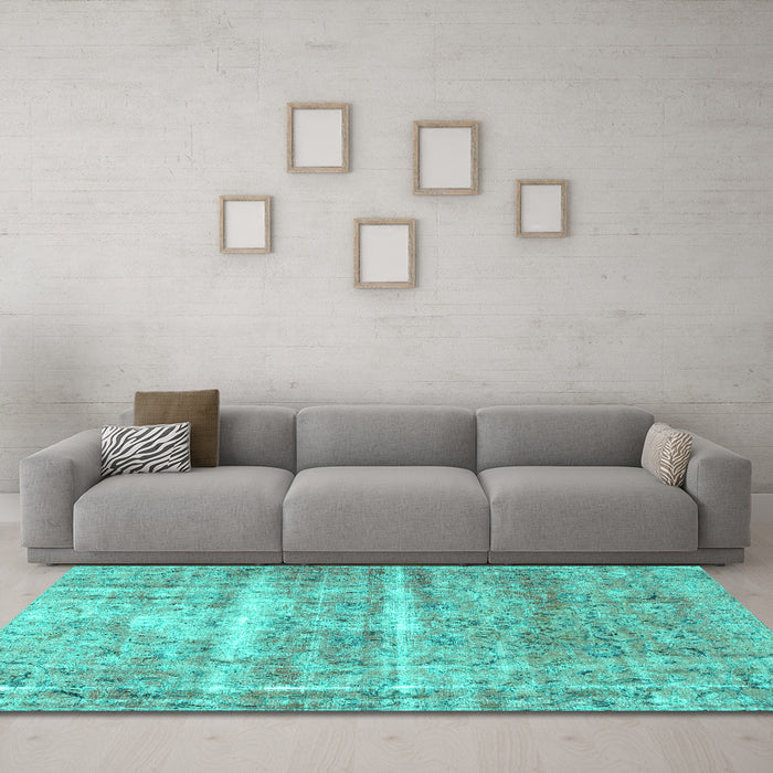 Machine Washable Persian Turquoise Traditional Area Rugs in a Living Room,, wshtr3250turq