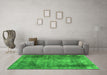 Machine Washable Persian Green Traditional Area Rugs in a Living Room,, wshtr3251grn