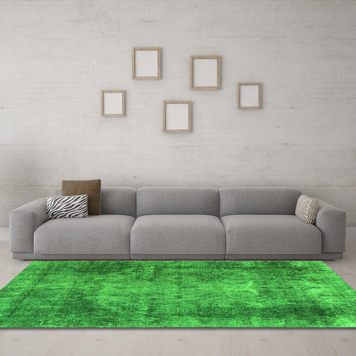 Machine Washable Persian Green Traditional Area Rugs in a Living Room,, wshtr3251grn