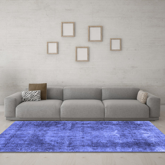 Machine Washable Persian Blue Traditional Rug in a Living Room, wshtr3251blu