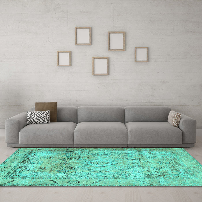 Machine Washable Persian Turquoise Traditional Area Rugs in a Living Room,, wshtr3252turq