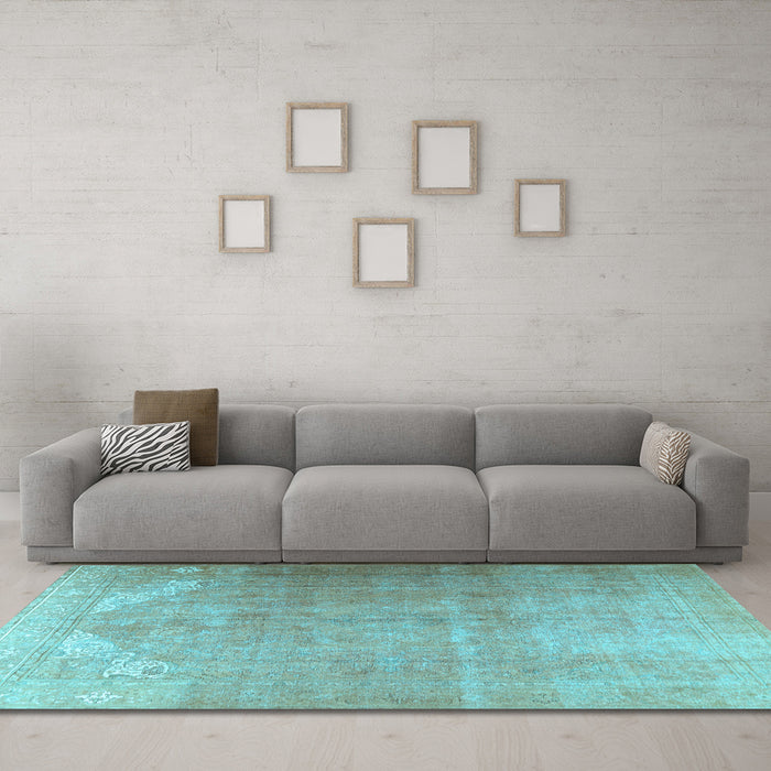 Machine Washable Persian Light Blue Traditional Rug in a Living Room, wshtr3253lblu