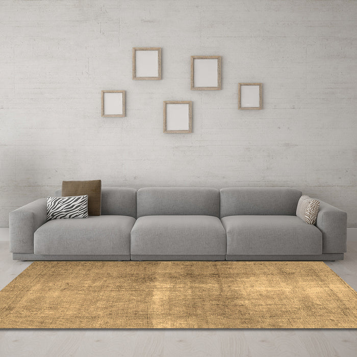 Machine Washable Persian Brown Traditional Rug in a Living Room,, wshtr3255brn