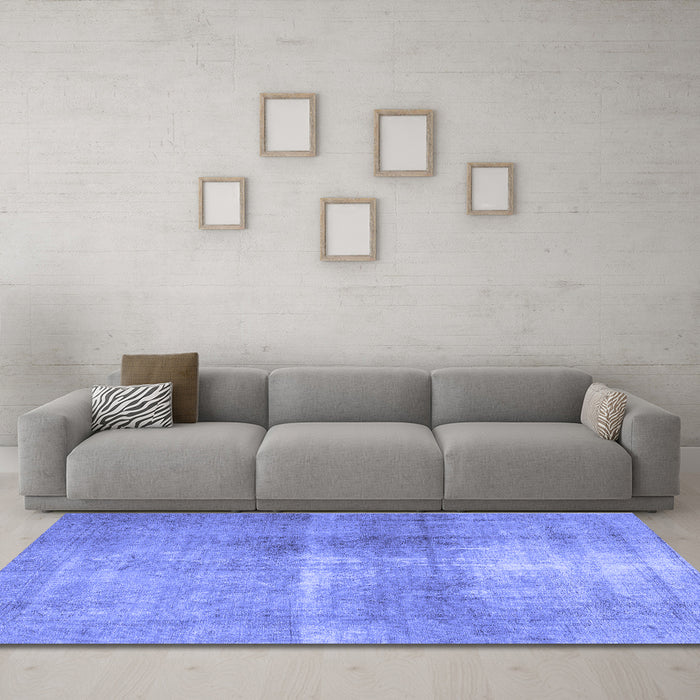 Machine Washable Persian Blue Traditional Rug in a Living Room, wshtr3255blu