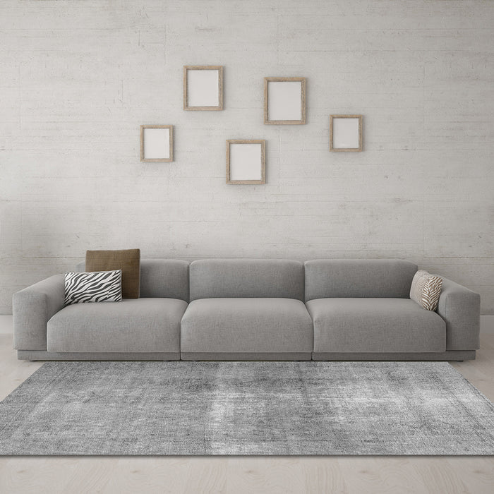 Machine Washable Persian Gray Traditional Rug in a Living Room,, wshtr3255gry