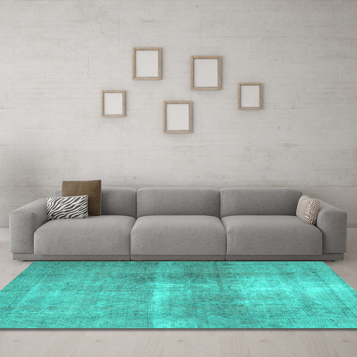 Machine Washable Persian Turquoise Traditional Area Rugs in a Living Room,, wshtr3255turq