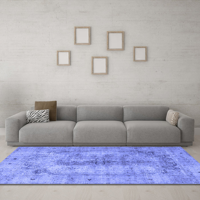 Machine Washable Persian Blue Traditional Rug in a Living Room, wshtr3256blu