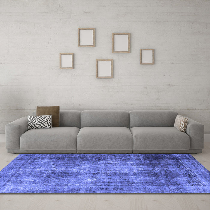 Machine Washable Persian Blue Traditional Rug in a Living Room, wshtr3258blu