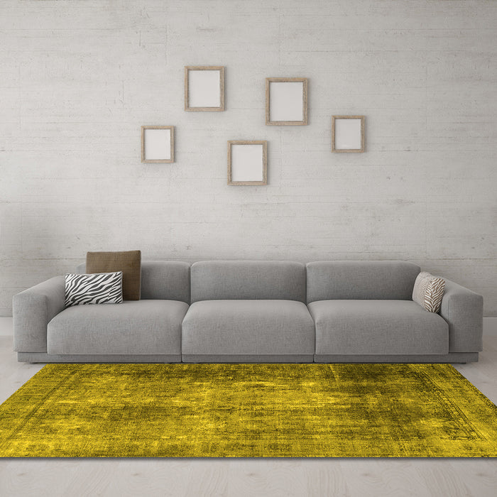 Machine Washable Persian Yellow Traditional Rug in a Living Room, wshtr3258yw