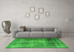 Machine Washable Persian Green Traditional Area Rugs in a Living Room,, wshtr3258grn