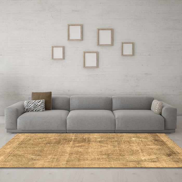 Machine Washable Persian Brown Traditional Rug in a Living Room,, wshtr3259brn