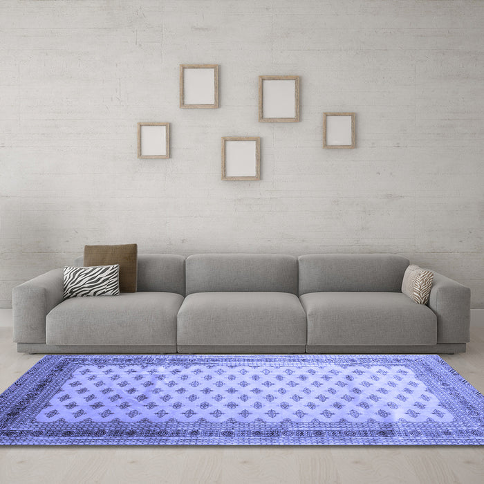Machine Washable Persian Blue Traditional Rug in a Living Room, wshtr325blu